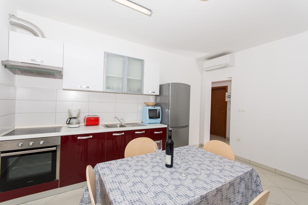 Apartment Lara Iva トロギール エクステリア 写真
